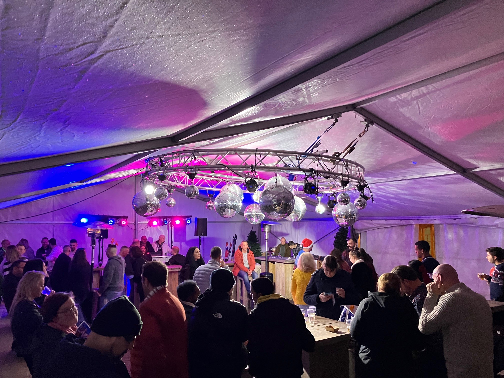 Kerstborrel op bedrijf organiseren