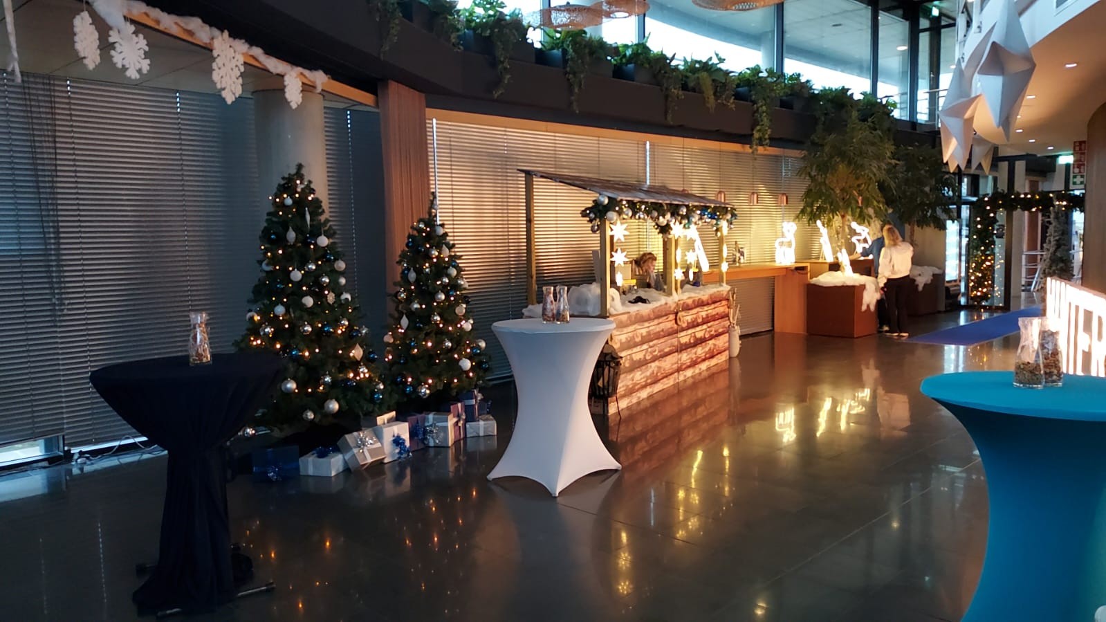 Kerstmarkt op bedrijf organiseren Partyverhuur met tafelkleden