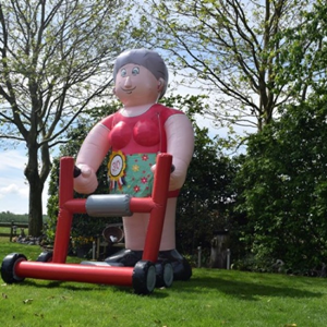 Sarah pop met rollator
