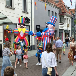 walking clowns entertainment