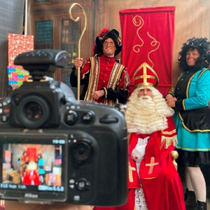 Op de foto bij Sinterklaas