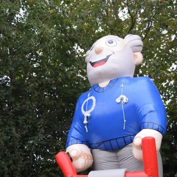 Abraham met rollator