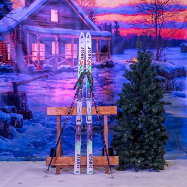 Hekje met ski's
