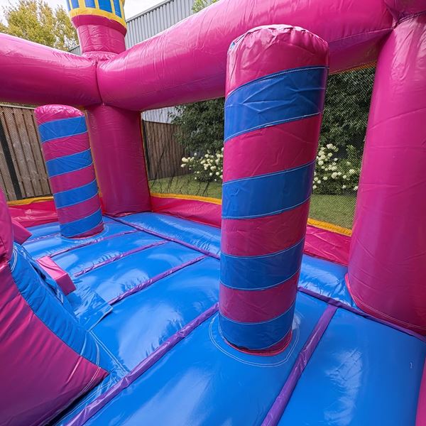klein unicorn springkussen met glijbaan klein springkussen met glijbaan