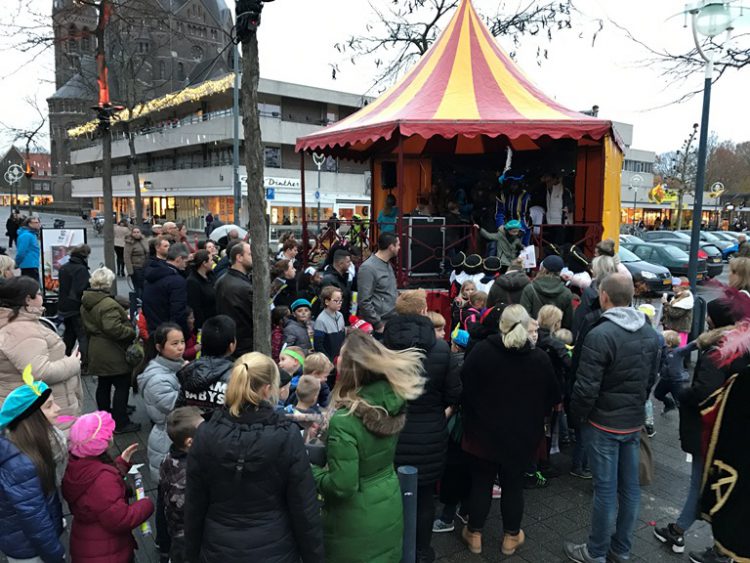 op de foto met Sinterklaas