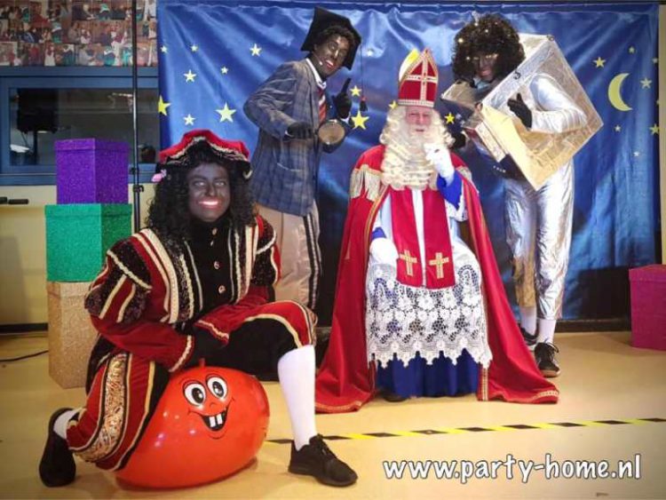 Sinterklaasshow op het bedrijf