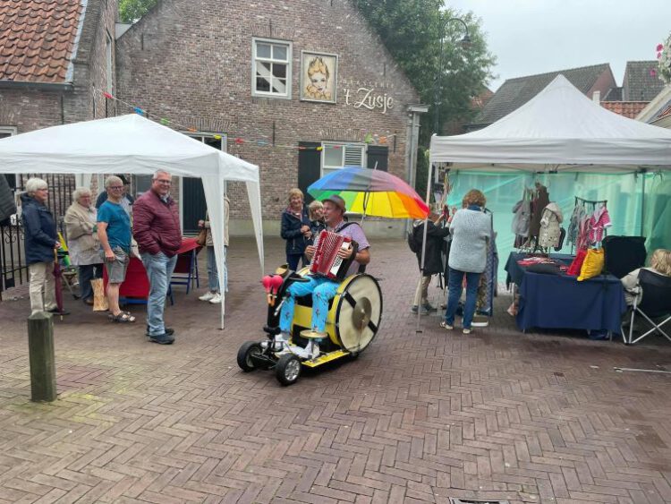 muziekwagen op wielen